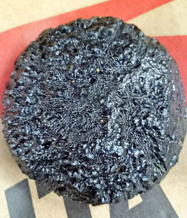云南文山州是近年密集发现雷公墨的地区之一,样品总体与广东广西产出