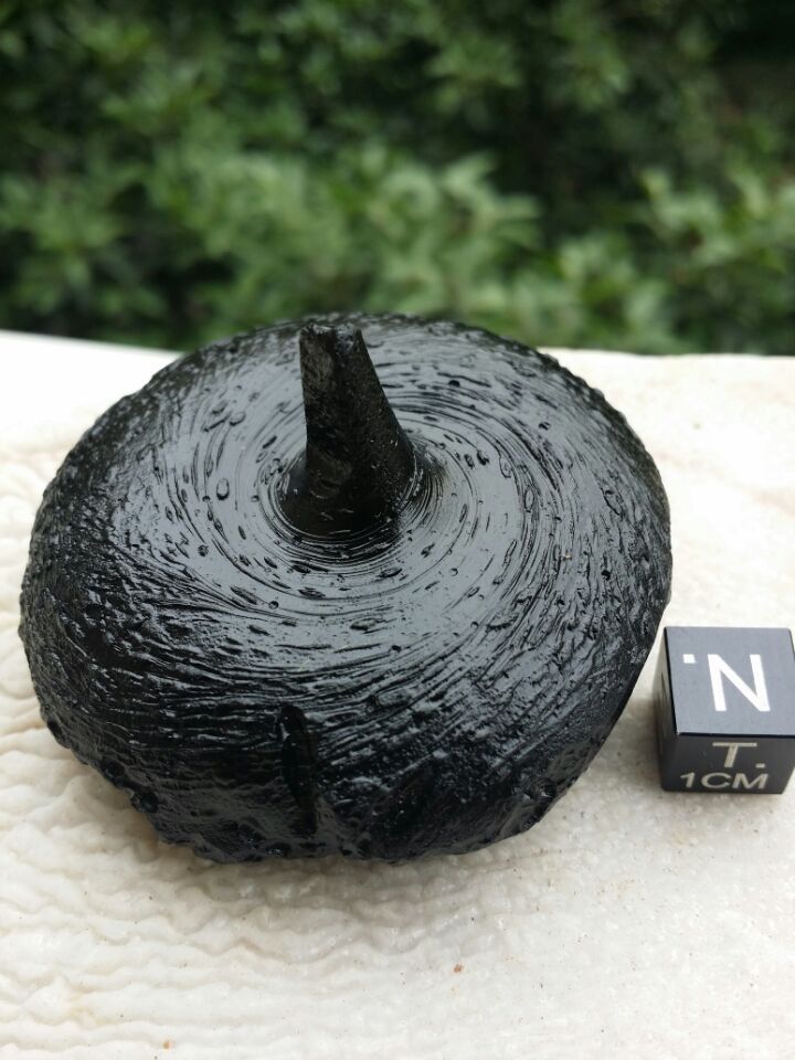 旋转纹蒜头形雷公墨